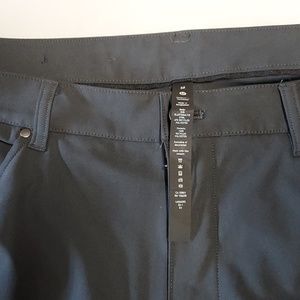 Lululemon Commission Pant.
